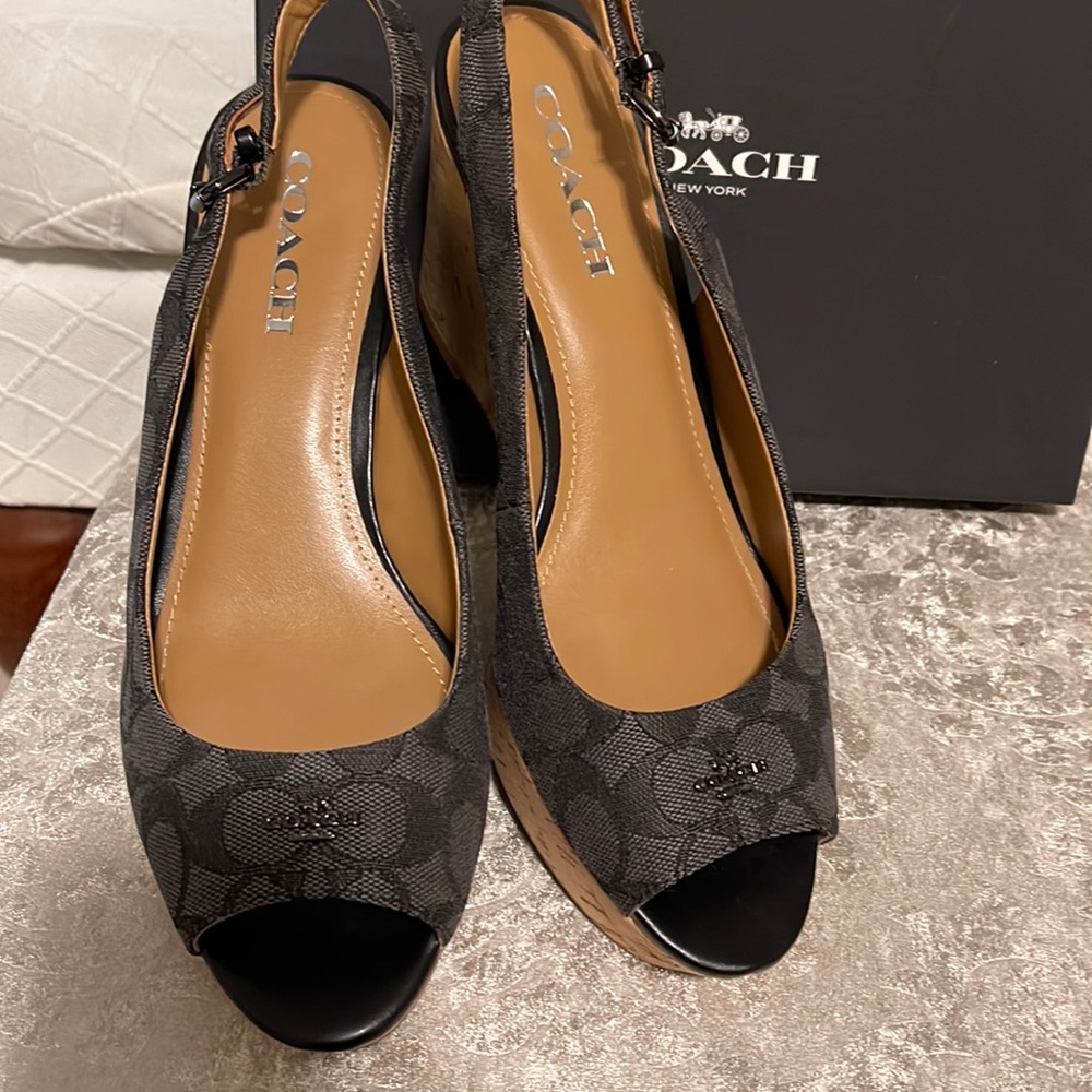 Coach, Wedge, Size 10, Smoke/Black